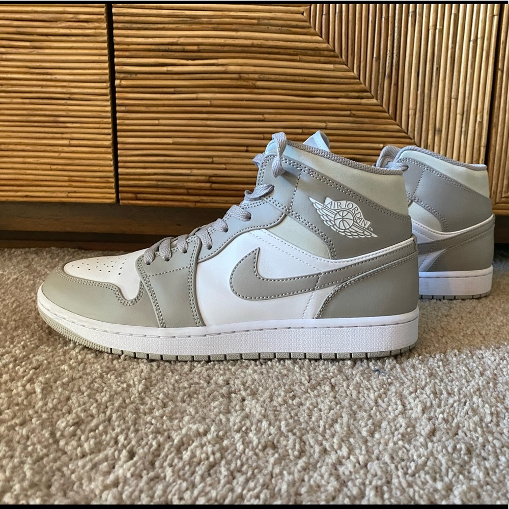 Jordan 1 Mid
